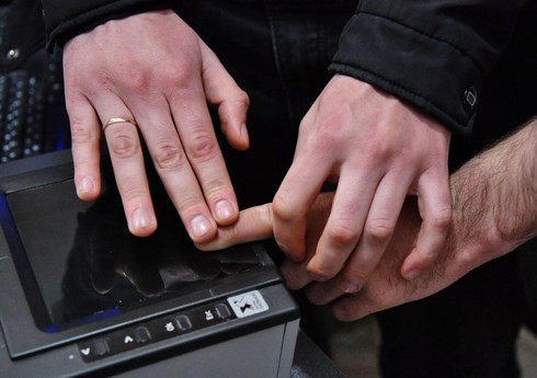 Moskva hava limanlarında əcnəbilərdən barmaq izi götürüləcək