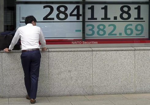 Nikkei indeksi ticarətin açılışında çöküb