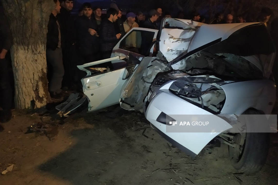 Qubada minik avtomobili ağaca çırpılıb, ölənlər və yaralananlar var - ADLAR - FOTO - YENİLƏNİB-1