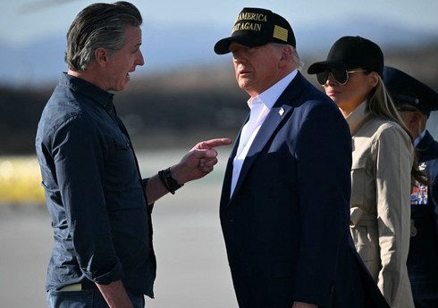 Qubernator Trampı məhkəmə ilə hədələyir