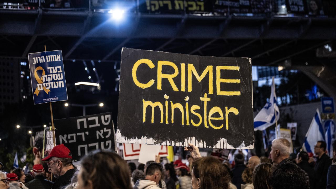 Qəzzanın işğalına qarşı çıxan israillilər Təl-Əvivdə magistral yolu bağlayıblar