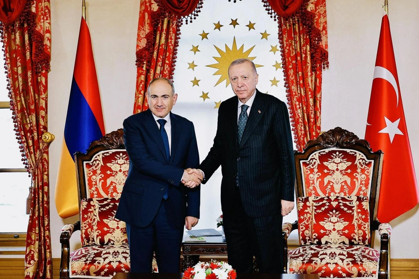 Ərdoğan İstanbulda Paşinyanı qəbul edib