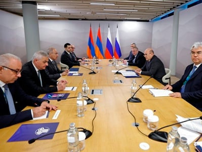 Rusiya və Ermənistan Baş nazirləri görüşüb