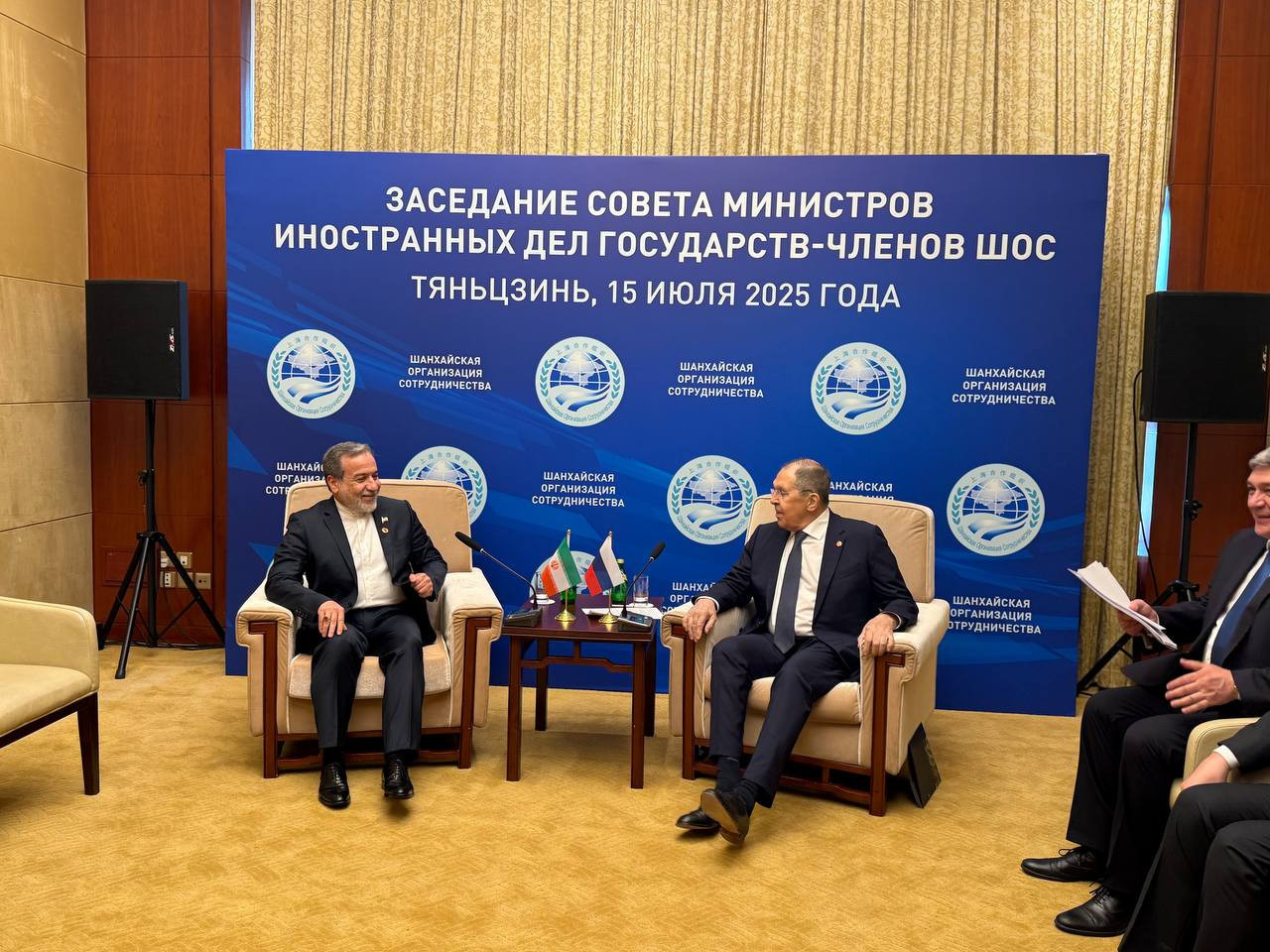 Rusiya və İran XİN rəhbərləri Çində görüşüb