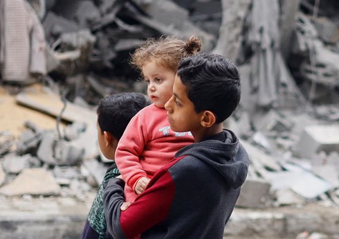 UNICEF rəsmisi: Qəzzada 18 mindən çox uşaq həlak olub