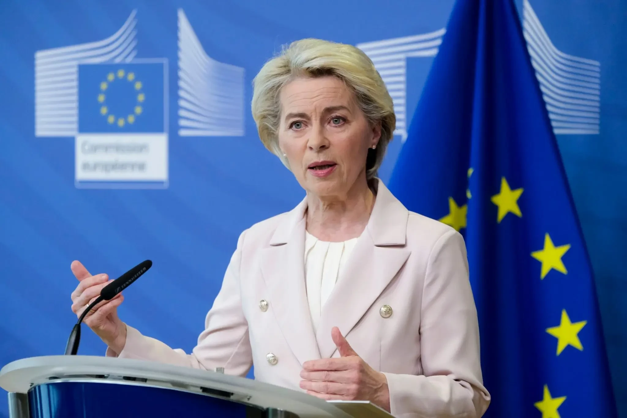 Von der Leyen: Aİ Rusiyanın dondurulmuş aktivlərindən Ukraynaya 160 milyon avro ayıracaq