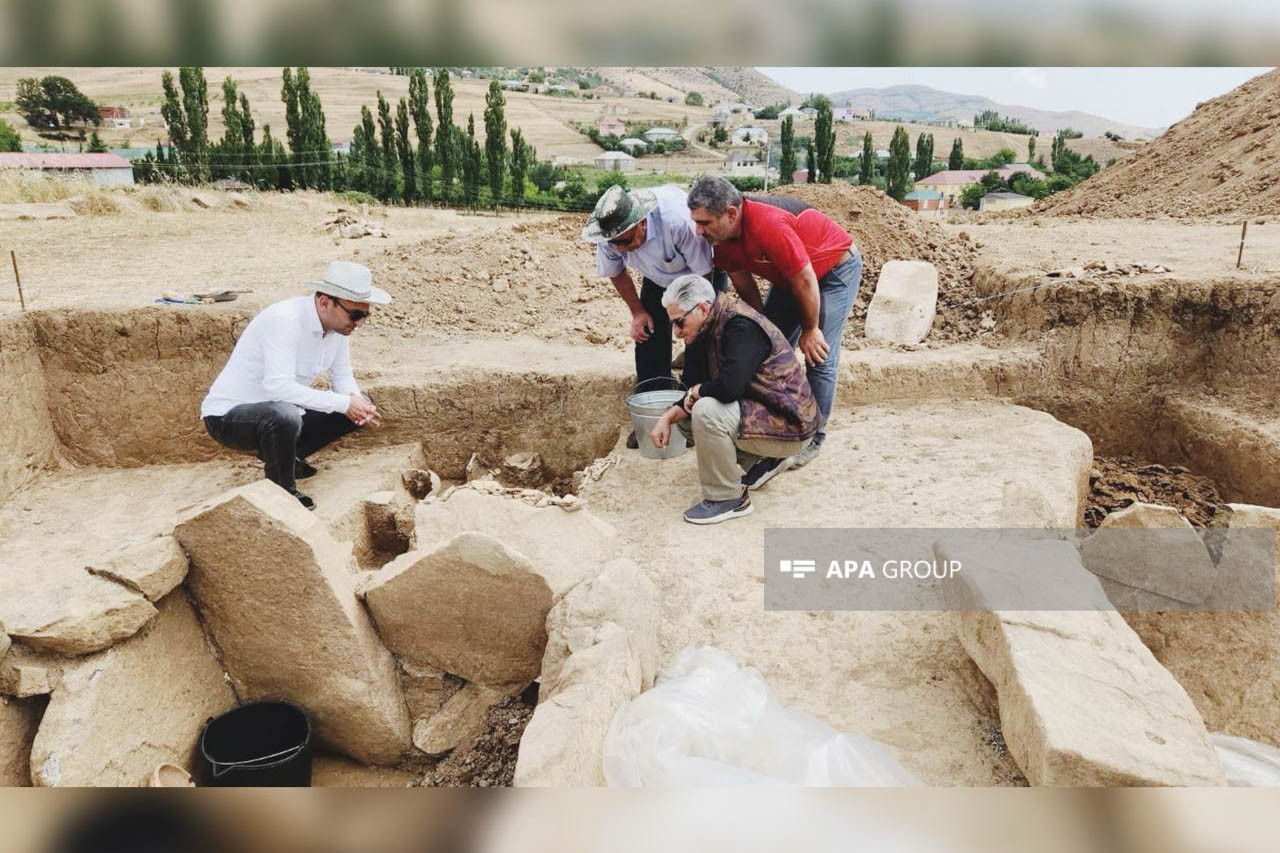 Yardımlıda arxeoloji qazıntılar nəticəsində daş qutu, küp və torpaq qəbir abidələri aşkarlanıb - FOTOLENT