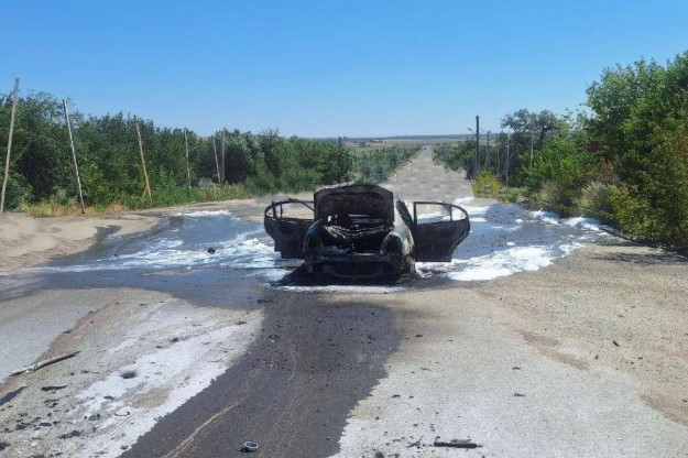 Zaporojyedə avtomobilə hücum nəticəsində üç nəfər həlak olub