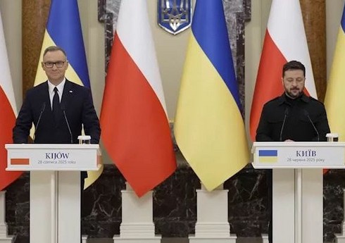 Zelenski Trampla son görüşdən razı qaldığını açıqlayıb